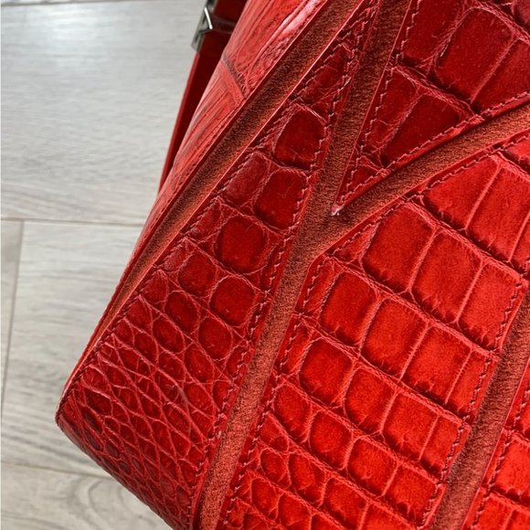 Givenchy Antigona Red Crocodile Embossed Leather Bag Medium - Picture 7 of 16